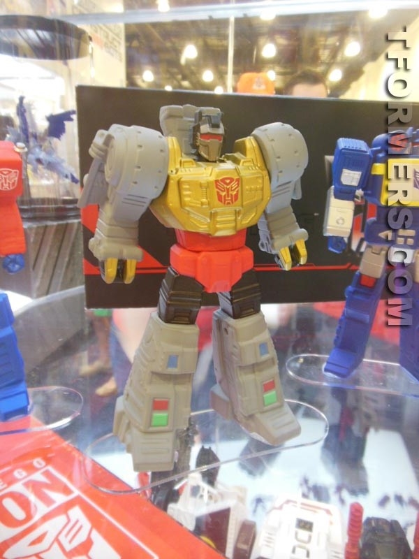 BotCon 2013   Transformers SDCC Images Gallery Metroplex, G1 5 Pack, Shockwaves' Lab  (22 of 101)